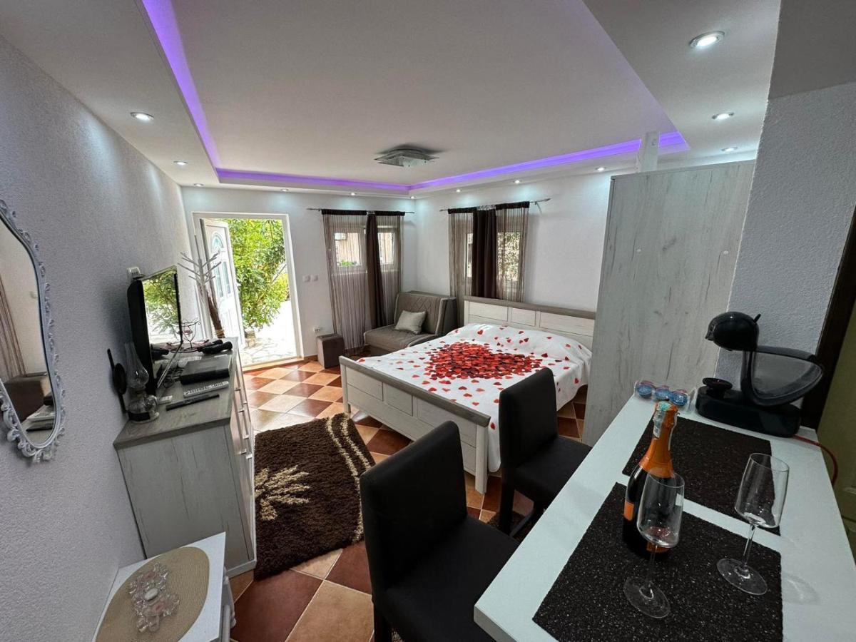 Sunshine Apartment With Private Pool And Parking Котор Екстериор снимка