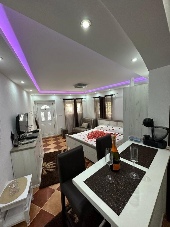 Sunshine Apartment With Private Pool And Parking Котор Екстериор снимка