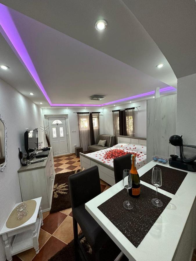 Sunshine Apartment With Private Pool And Parking Котор Екстериор снимка