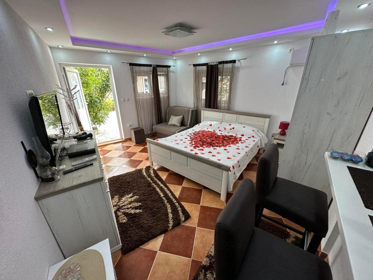 Sunshine Apartment With Private Pool And Parking Котор Екстериор снимка